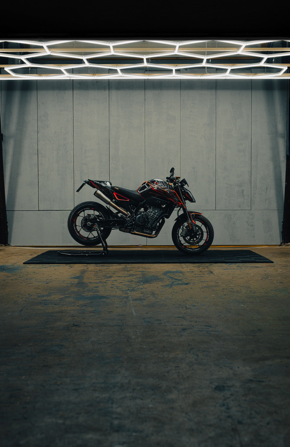 KTM 790/890 Duke GRAPHICS - “Nyro” (Orange/Black) - MotoProWorks