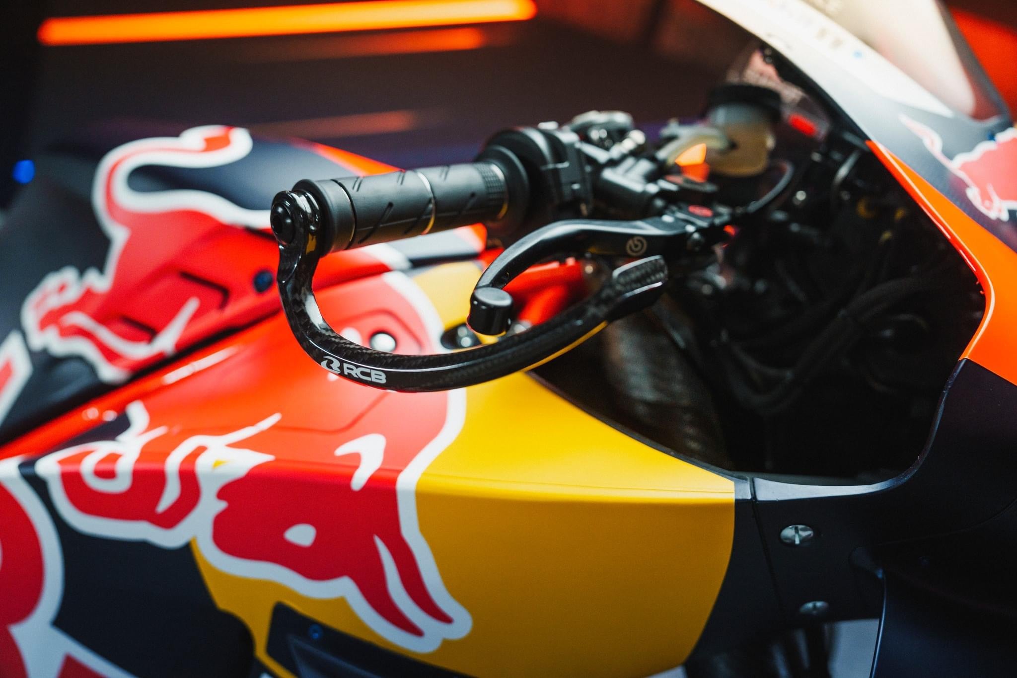 Maverick Vinales signs with KTM Tech3
