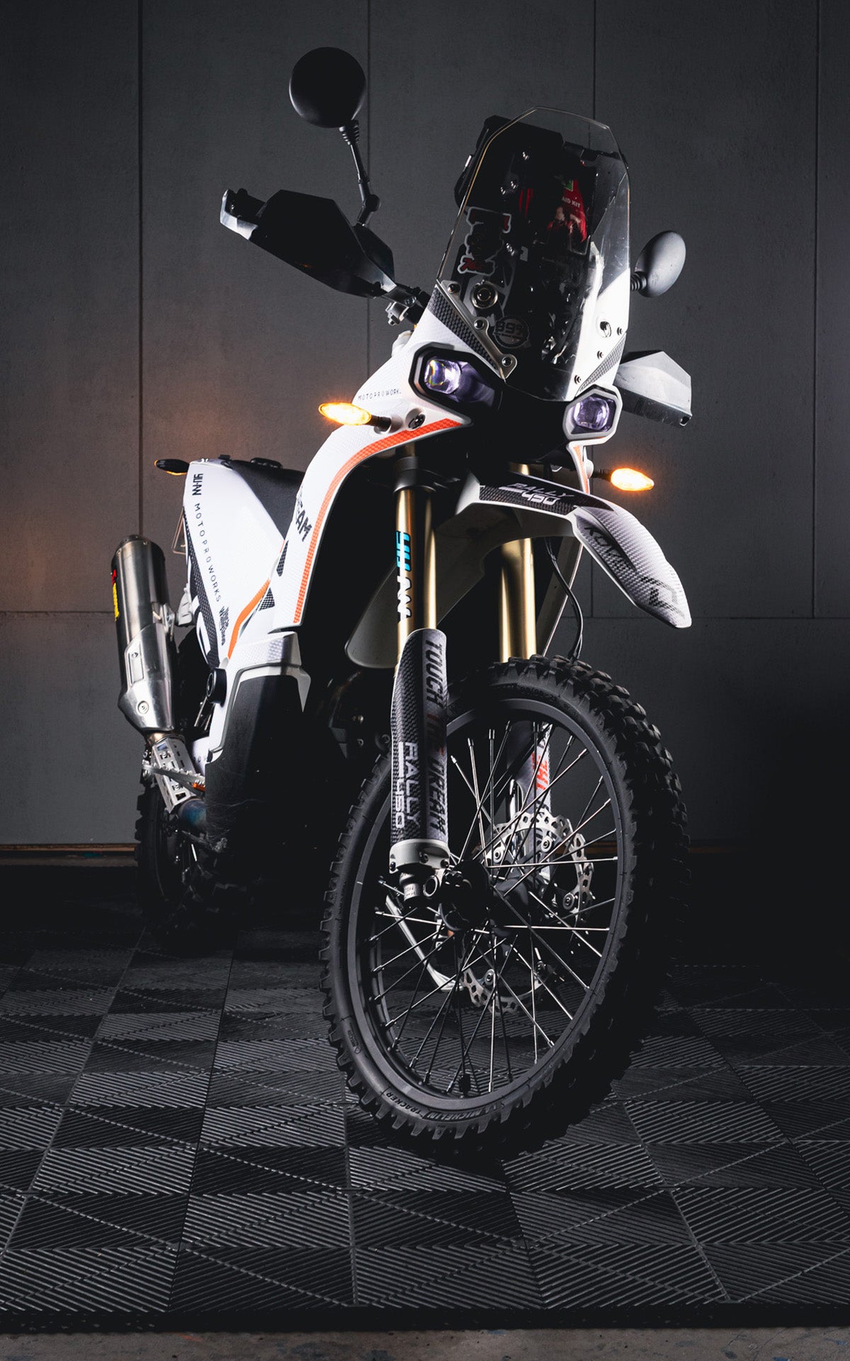 KOVE GRAPHICS - "Summit" (White) - MotoProWorks
