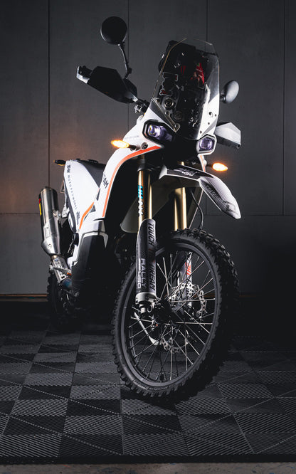 KOVE GRAPHICS - "Summit" (White) - MotoProWorks