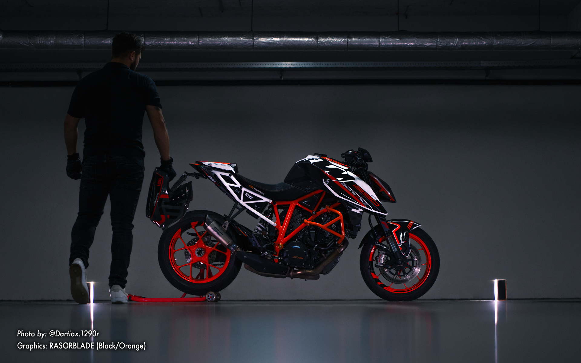 KTM 1290 Super Duke R GRAPHICS - "Rasorblade" (Black/Orange) - MotoProWorks